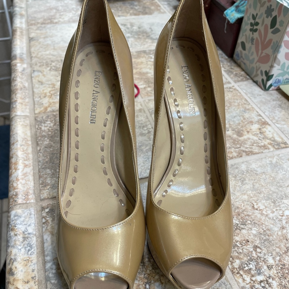 Enzo Angiolini gold high heels size 9